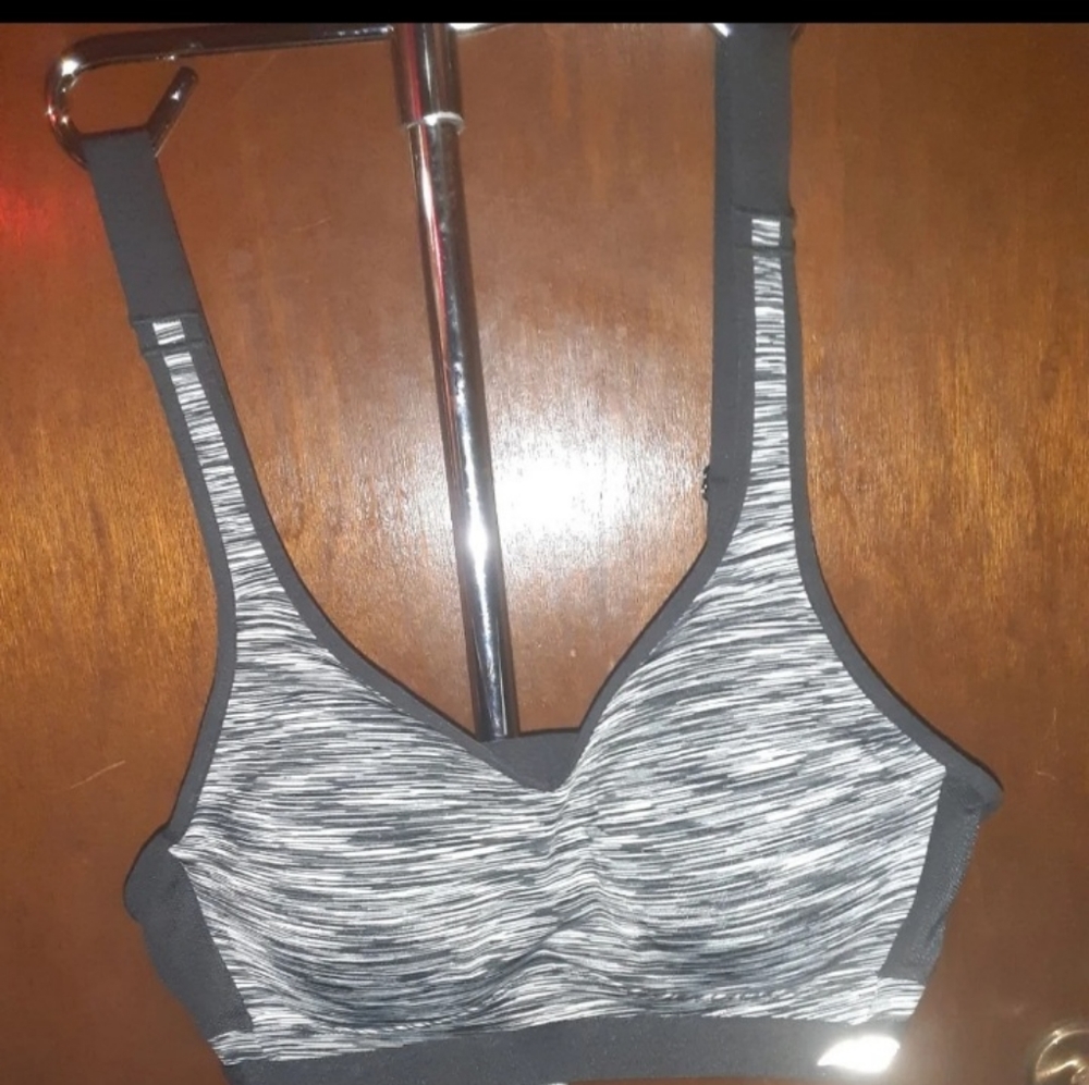 Womens 36 c Avia